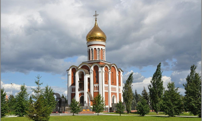 Храм-памятник в честь святого князя Дмитрия Донского